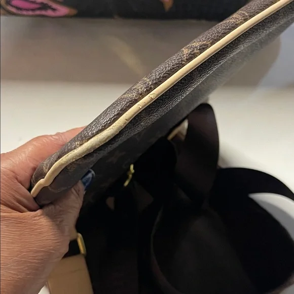 Stylish Monogram Brown Messenger Bag - Picture 9 of 11